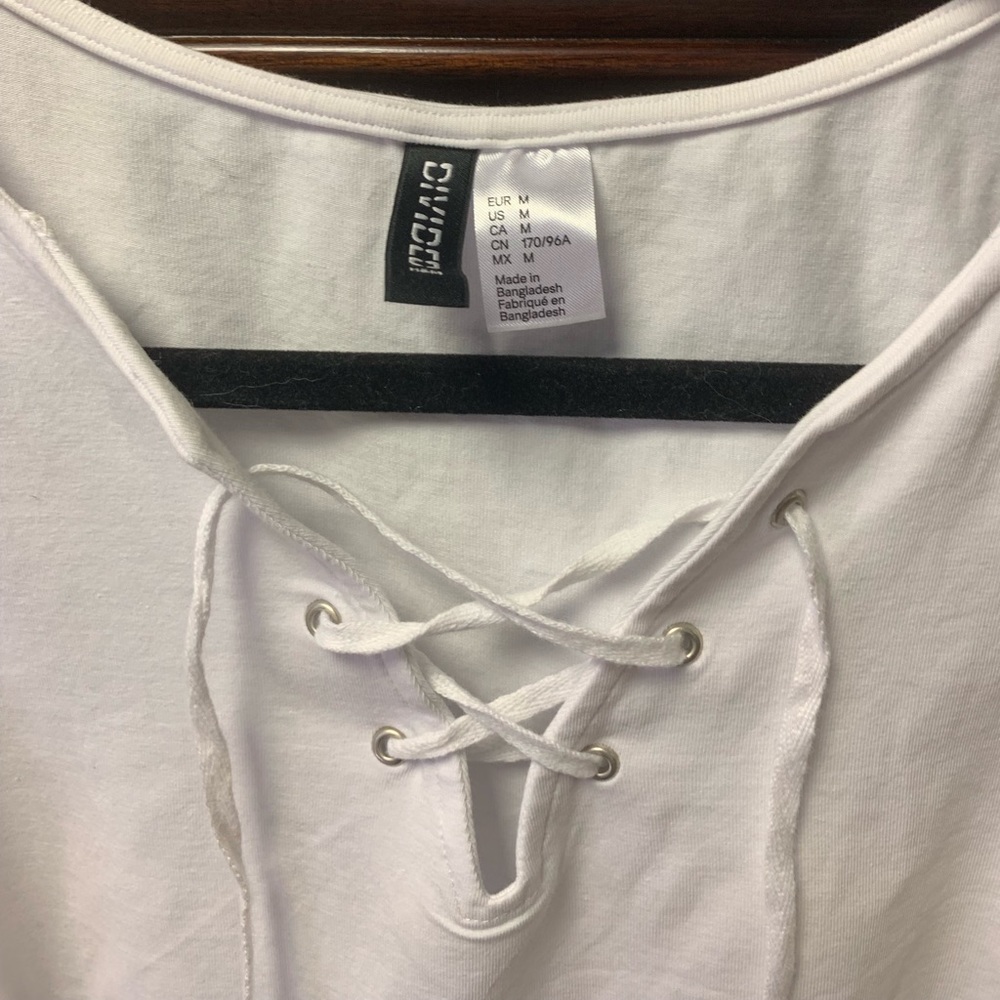 H&M CROP TOP💫 - Picture 2 of 3